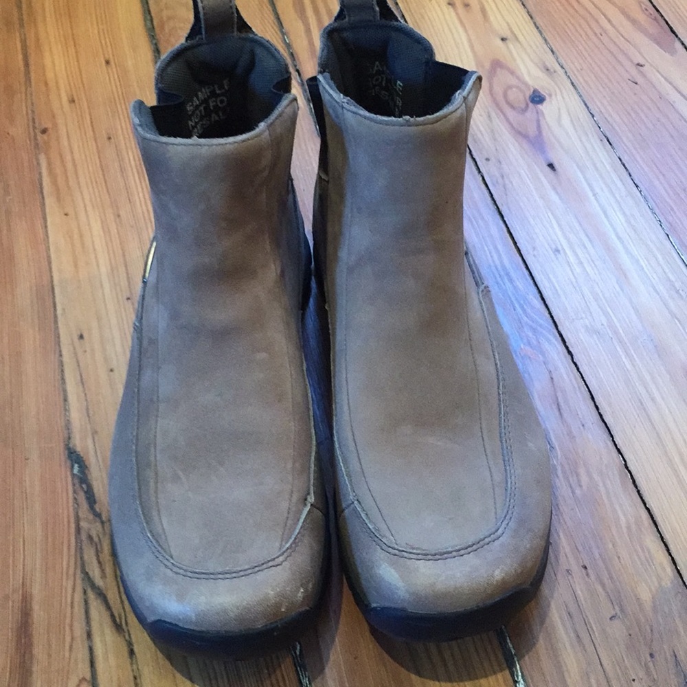 Men’s Columbia waterproof boots size 9